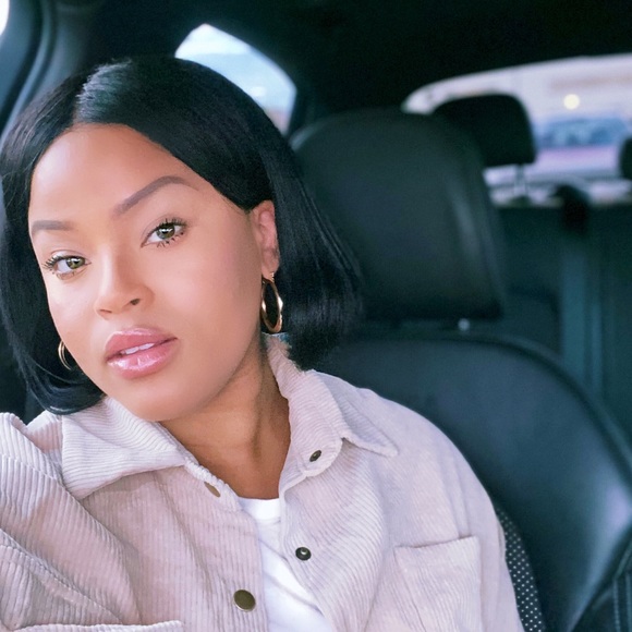 Meet your Posher, Jessica - Picture 1 of 1